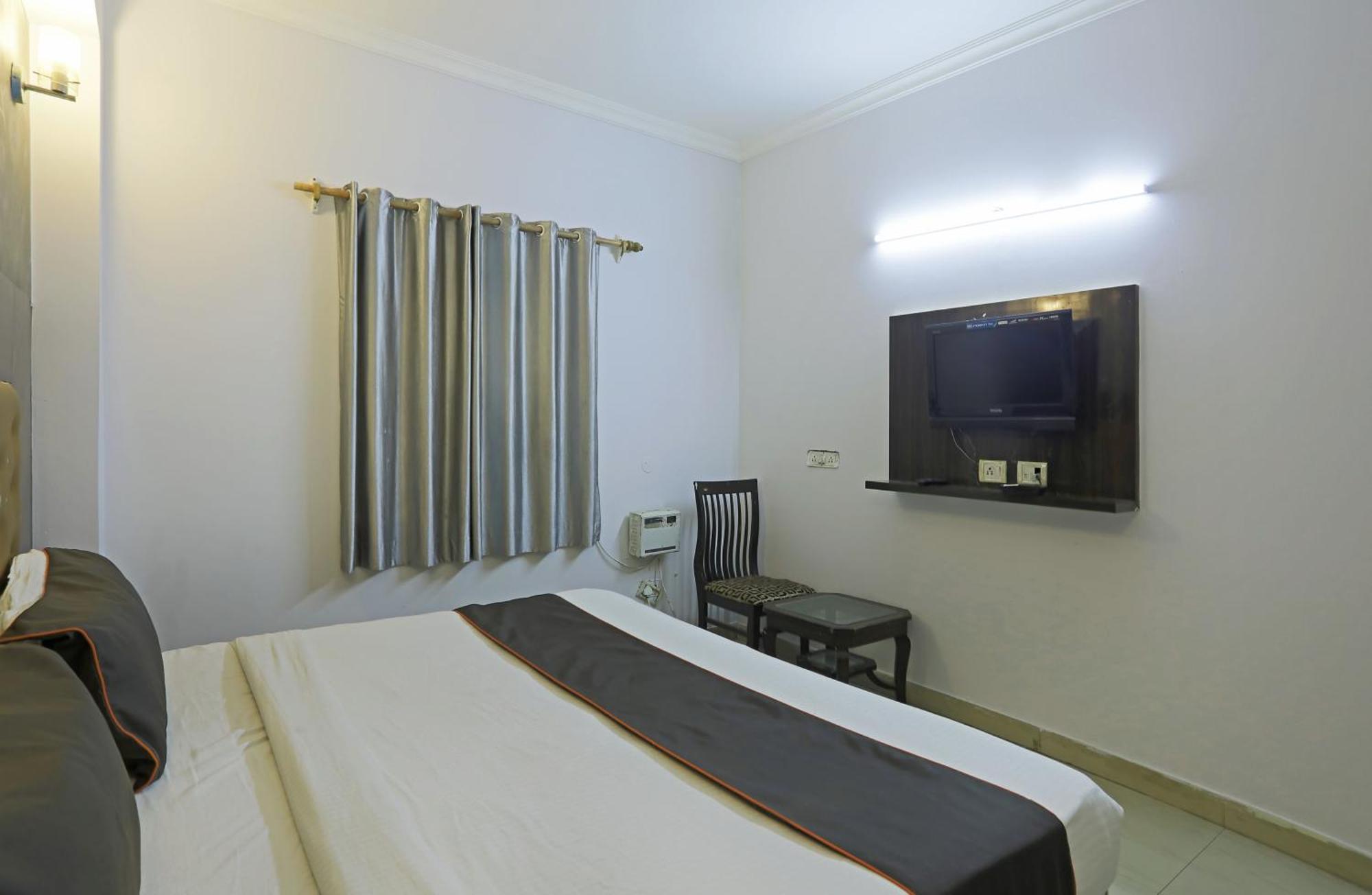 Hotel Samara Near Igi Airport Delhi Нью-Делі Екстер'єр фото